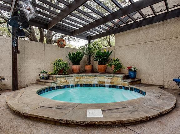 3rd image of 9612 Orchard Hill Cir