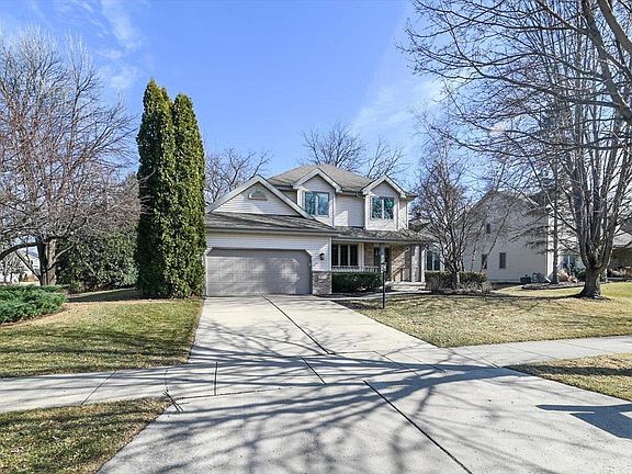 2nd image of 523 Acadia Way