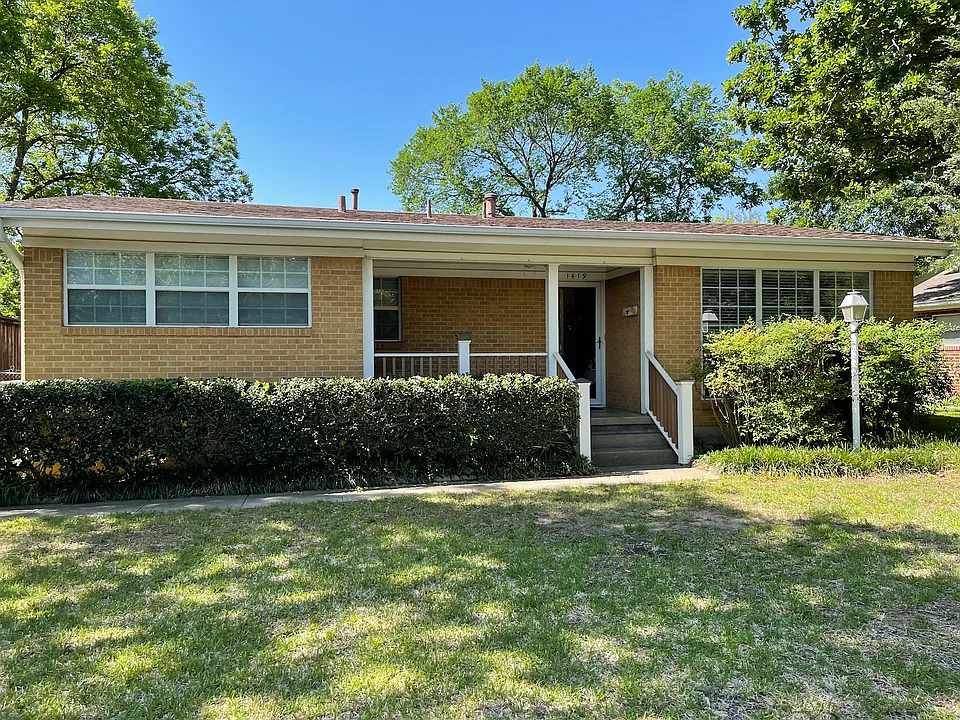1419 Linden Dr