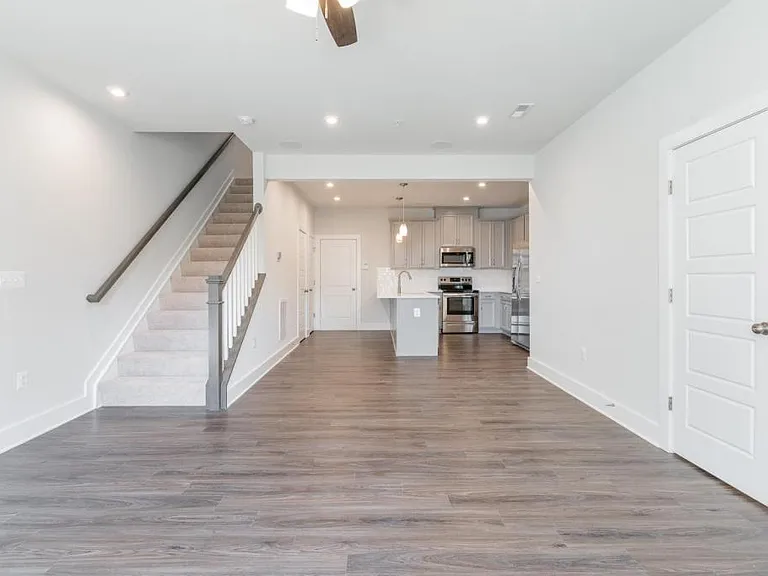 2618 Lassen Walk #A — Photo 7