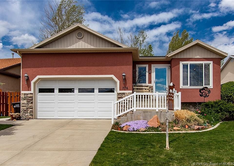 1st image of 776 Saddle Dr