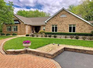 19215 E Point Ln, Chesterfield, MO 63005