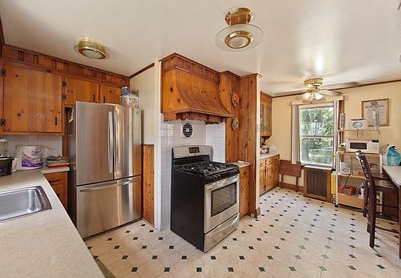 5th image of 21719 109th Ave
