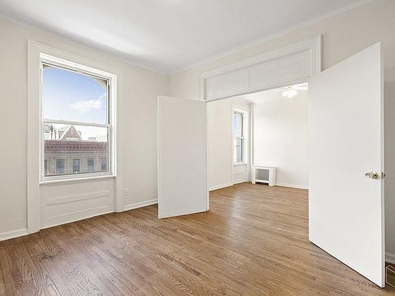 3rd image of 215 W 116th St APT 6A