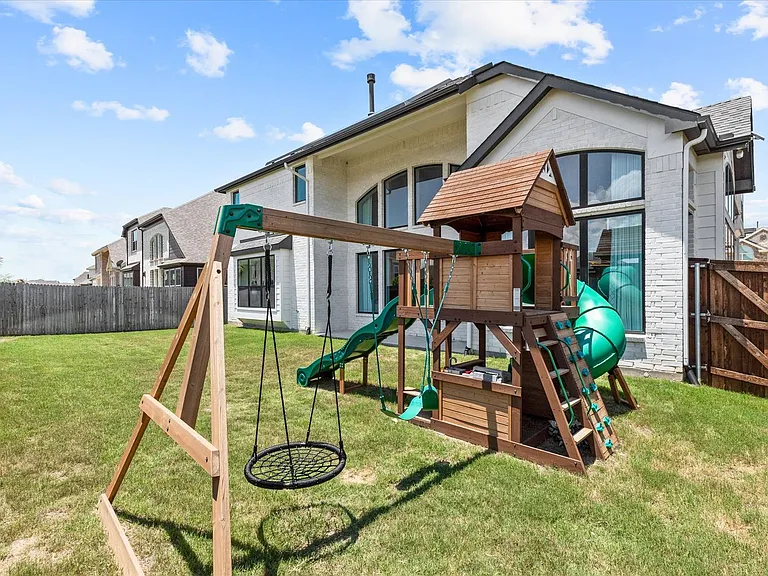 721 Yarrow St — Photo 31