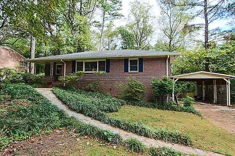 1st image of 469 Robin Ln SE