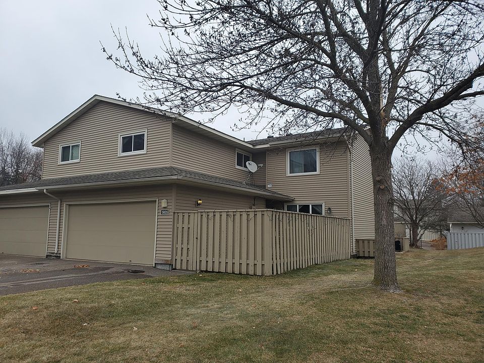 1st image of 905 Monterey Dr