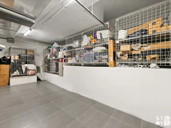 194 21st Street image 19 of 23