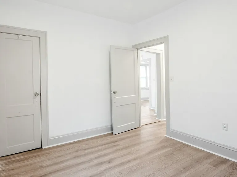 1554 Larchmont Rd #B — Photo 6