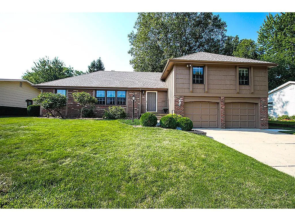 974 W Karen Dr photo 1