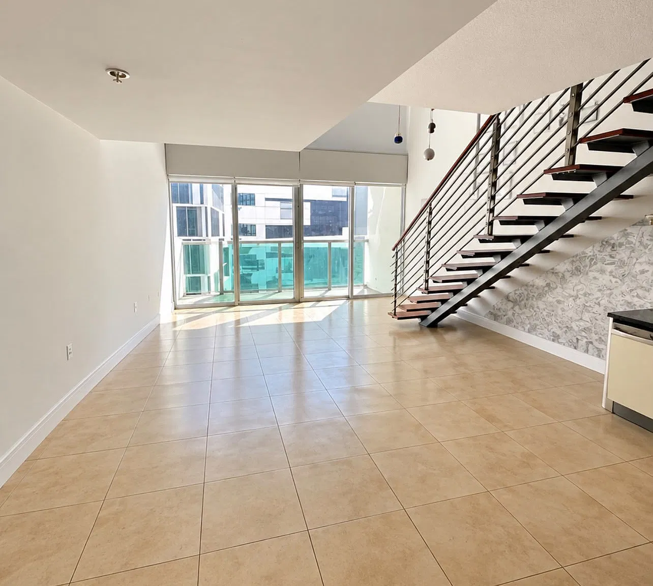 1 bed, 987 sqft, $3,250 — Photo 4