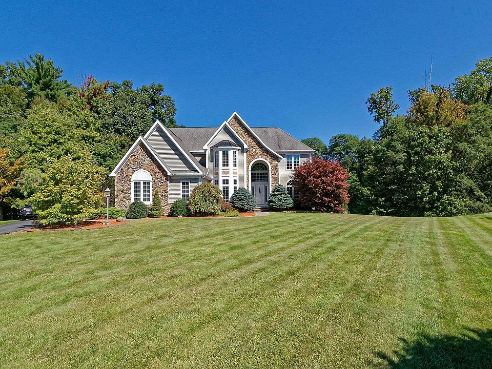 1st image of 35 Knollwood Dr