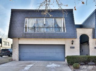 9831 S Karlov Ave, Oak Lawn, IL 60453