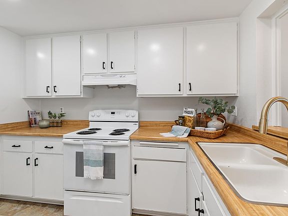 5th image of 128 Birchwood Ln