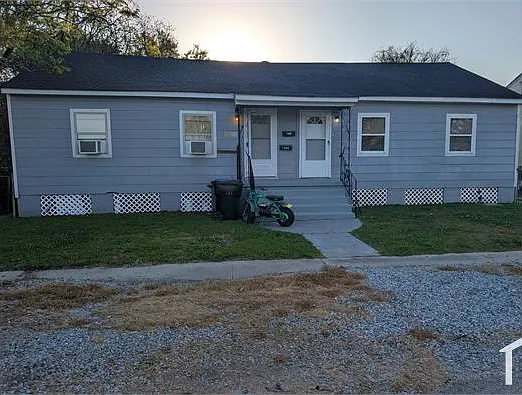 722 Hendee St — Photo 1
