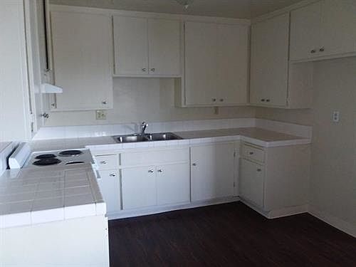 4th image of 200 W Arbor Vitae St APT 9