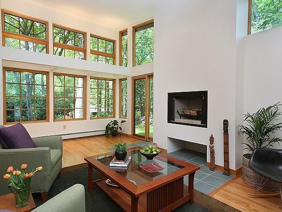 Living room (2006 addition).
