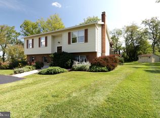 325 Creekside Dr, State College, PA 16801