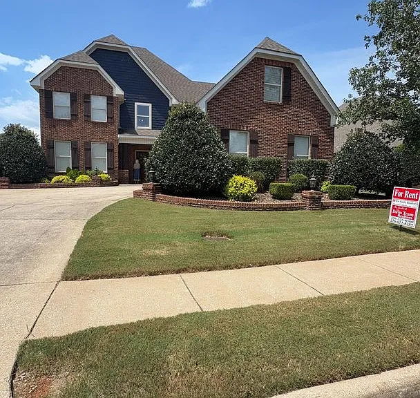 9 Maple Grove Blvd SW — Photo 1