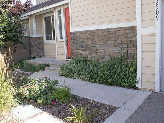 3rd image of 3509 Herons Cir