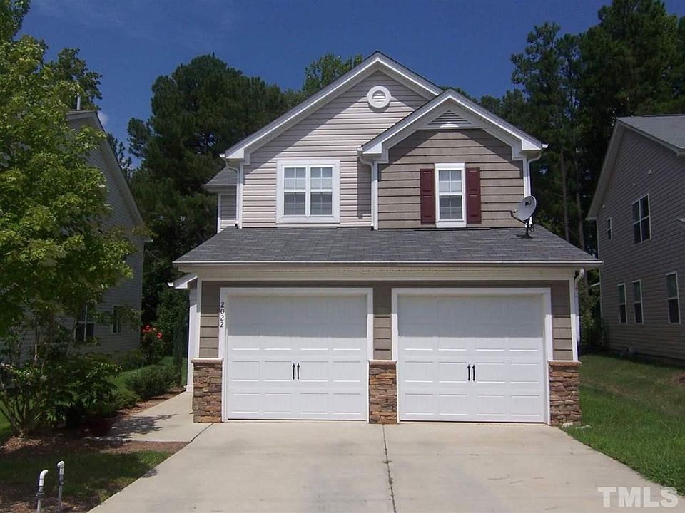 2 car garage plus 2 parking spots