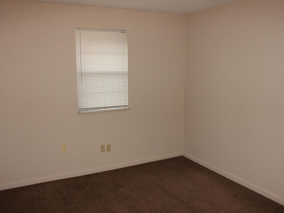 1st image of 401 N C St APT 3