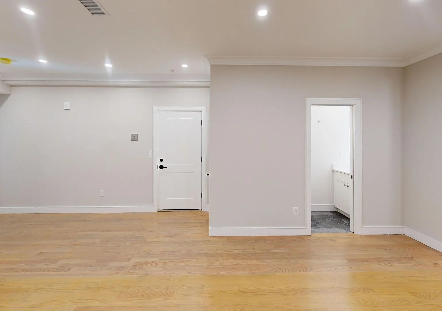 $1k Rebate W Rental! Lux Apt W 2 Baths & Xl Rooms In Theater District! Laundry In Unit! — Photo 4