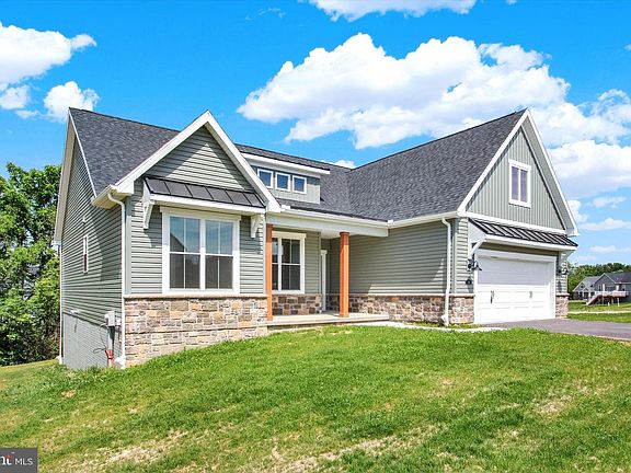 2nd image of 109 Onyx Dr #38