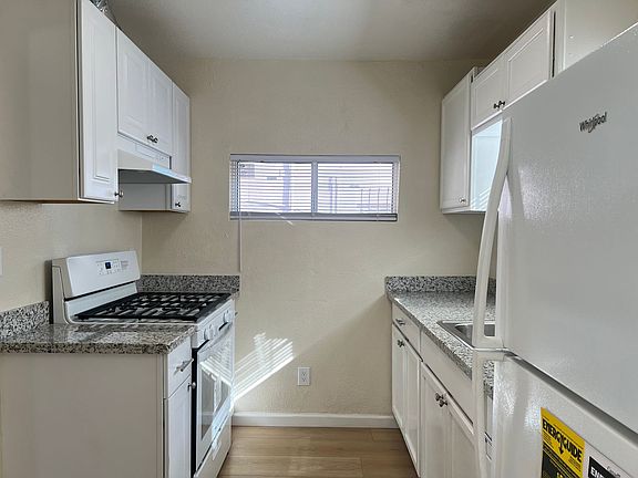 3rd image of 133 Chester Ave #137