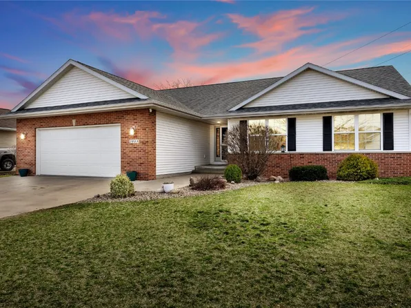 3805 Hawk Ave SW, Cedar Rapids, IA 52404