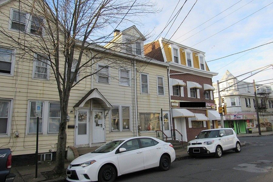 2nd image of 1403 S Clinton Ave