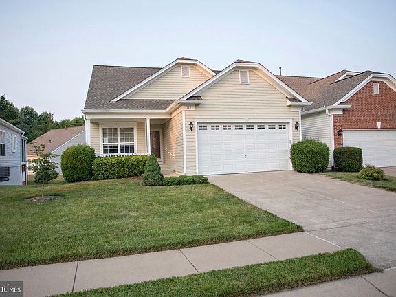 4th image of 312 Bridgewater Cir