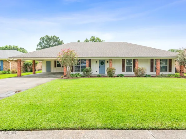 304 Presbytere Pkwy, Lafayette, LA 70503