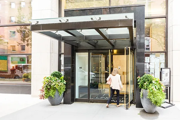 Rented by Greystar | media 8