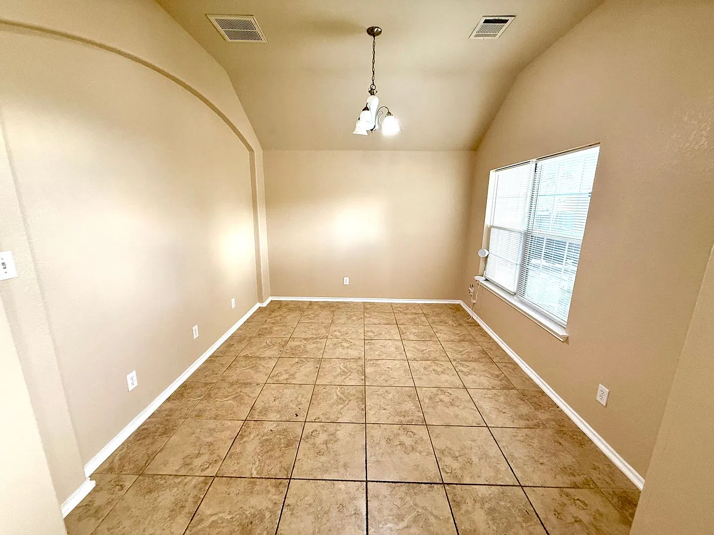 Inviting 3-Bedroom Home in the Gated Mirabella at Legacy Trails Community! — Photo 4