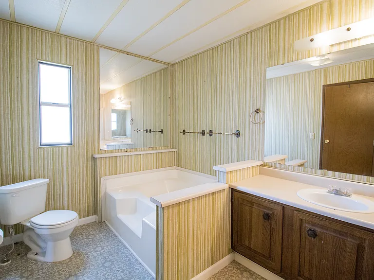 115 Geola St — Photo 13