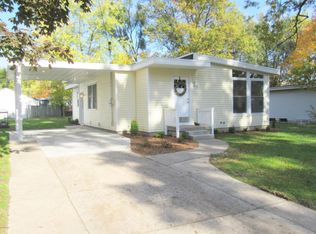 1015 Iowa St SW, Wyoming, MI 49509