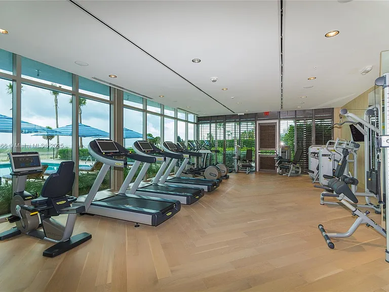 360 Ocean Dr #905S — Photo 39