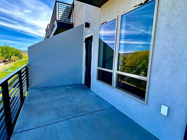 1266 E Echelon Ridge Ln — Photo 38