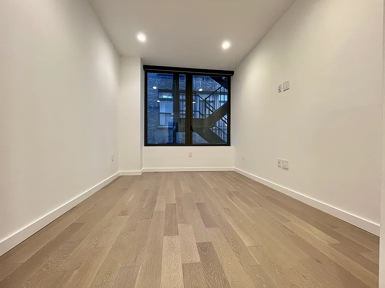 15 E 31st St #3 — Photo 14