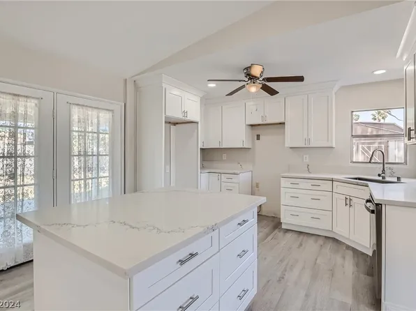 5435 Stirrup St, Las Vegas, NV 89119