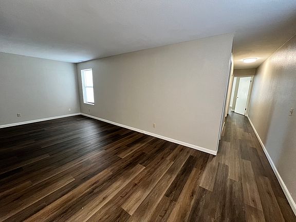 2nd image of 183 NW Washington Ave #B