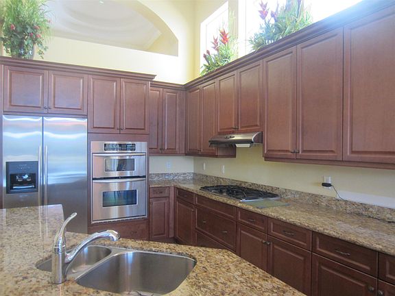 5th image of 107 SE Santa Gardenia