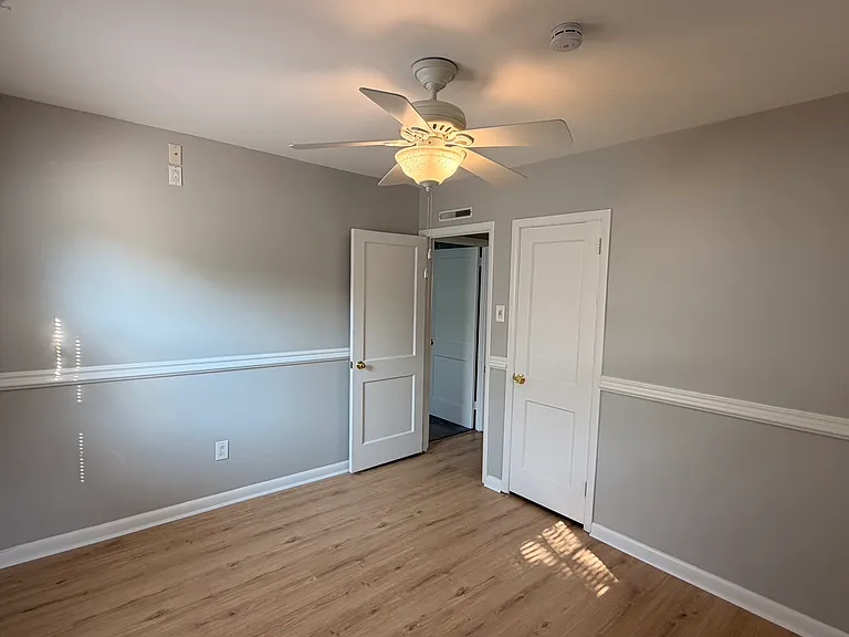 3639 Windsor Dr — Photo 2