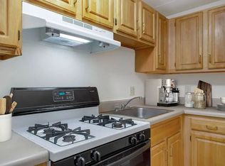 445 Merrimack St #11408, Lowell, MA 01854