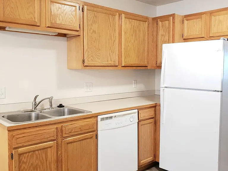 1105 N Western Ave — Photo 6