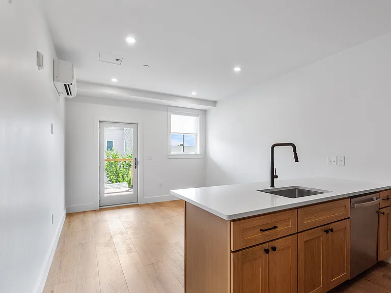 113 Ives Street — Photo 133