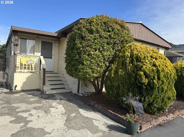 15889 Sunset Strip Space 14, Brookings, OR 97415