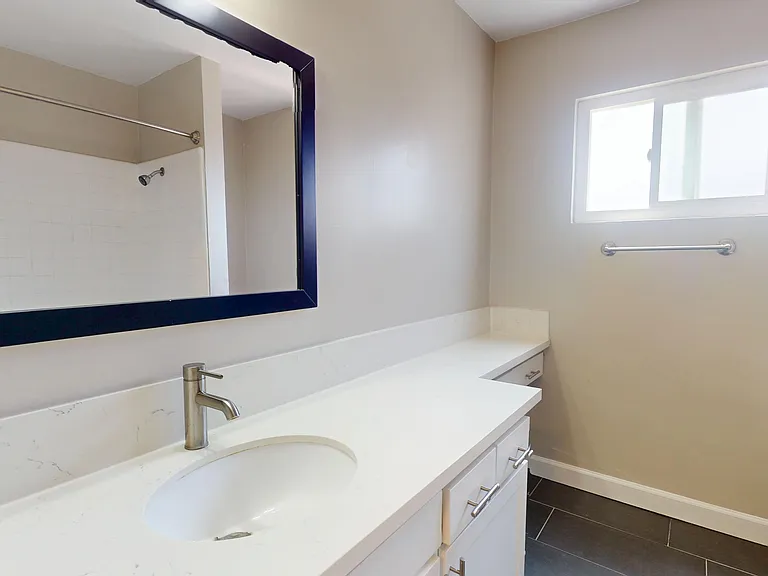 The Capri Apartments — Photo 14
