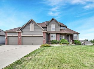 4304 SW Briarbrook Dr W, Lees Summit, MO 64082